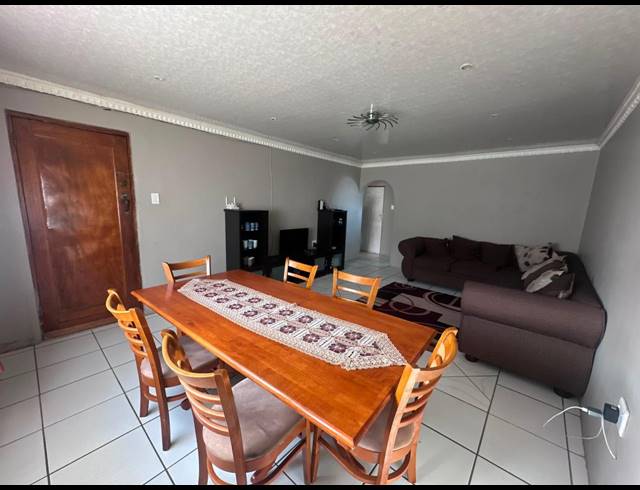 2 BEDROOM FREEHOLD FOR SALE IN SCENERY PARK